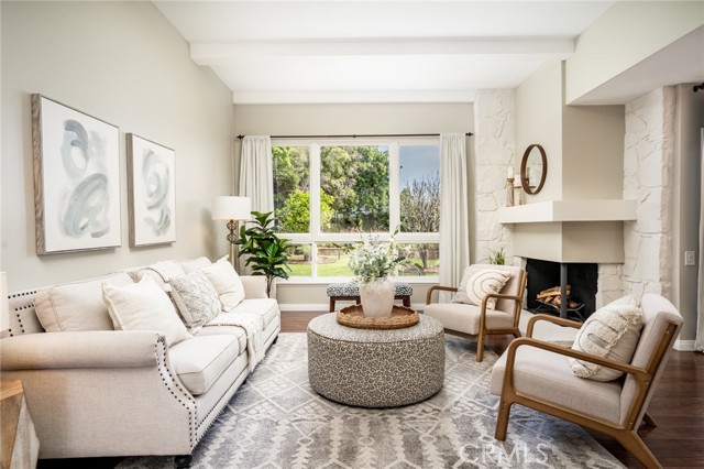 Detail Gallery Image 8 of 56 For 6561 Sabbicas Cir, Huntington Beach,  CA 92647 - 4 Beds | 3 Baths