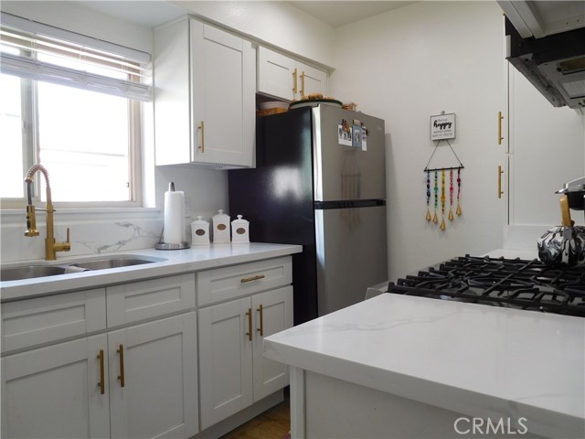 Detail Gallery Image 8 of 45 For 22030 Calvert St #3,  Woodland Hills,  CA 91367 - 2 Beds | 1 Baths