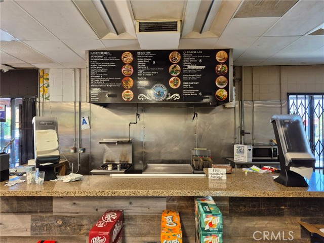 3200 Mission Avenue, Oceanside CA: https://media.crmls.org/medias/a93798e7-c76a-4dcf-9d00-fccc70991f2a.jpg