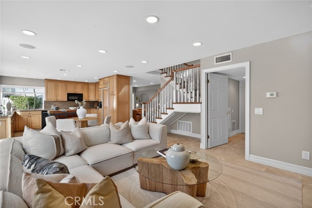 Detail Gallery Image 29 of 53 For 969 Azalea Dr, Costa Mesa,  CA 92626 - 5 Beds | 3 Baths