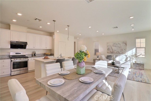 Detail Gallery Image 11 of 33 For 2076 E Sentinel Privado, Ontario,  CA 91764 - 4 Beds | 3 Baths