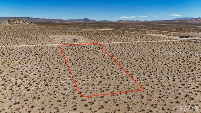 Detail Gallery Image 2 of 11 For 727 Harrod, Lucerne Valley,  CA 92356 - – Beds | – Baths