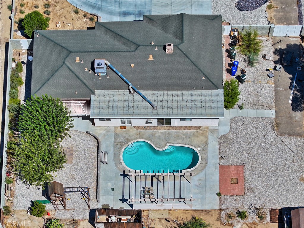 https://media.crmls.org/medias/a9393c99-caad-47a2-867a-594d194c2912.jpg?preset=X-Large