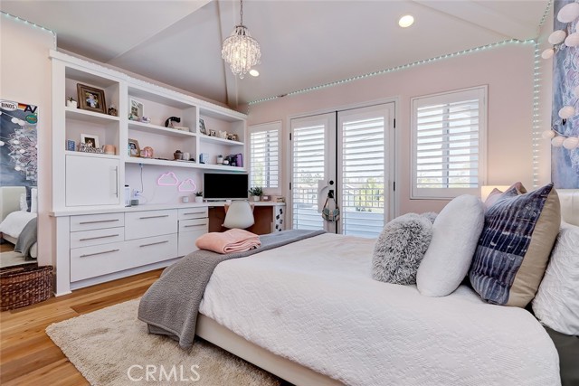 2304 Elm Avenue, Manhattan Beach, California 90266, 5 Bedrooms Bedrooms, ,4 BathroomsBathrooms,Residential,Sold,Elm,SB21197598