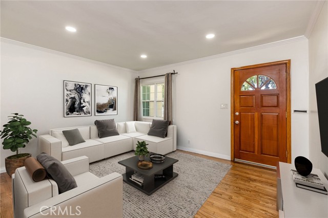 Detail Gallery Image 4 of 23 For 4410 Stern, Sherman Oaks,  CA 91423 - 3 Beds | 2 Baths