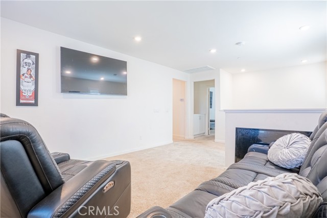 Detail Gallery Image 13 of 25 For 467 N Pinewood, Rialto,  CA 92376 - 4 Beds | 3 Baths