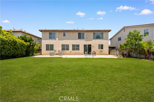 12337 Columbia Lane, Eastvale CA: https://media.crmls.org/medias/a93b2945-4796-4532-9b06-98515087de07.jpg
