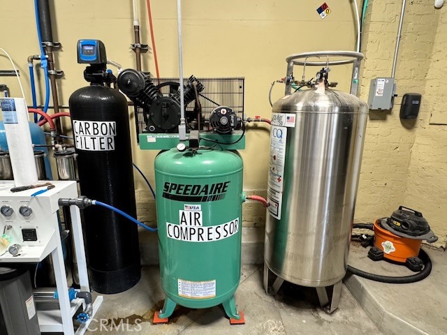 585 E Thompson Boulevard, Ventura CA: https://media.crmls.org/medias/a93b55e6-16e1-4fae-ad2a-d03d581f03cf.jpg