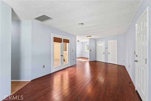 Detail Gallery Image 7 of 37 For 1068 Occidental Cir, Redlands,  CA 92374 - 3 Beds | 2 Baths