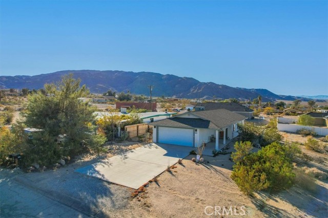 Detail Gallery Image 3 of 41 For 7410 Sherman Hoyt Ave, Twentynine Palms,  CA 92277 - 2 Beds | 2 Baths