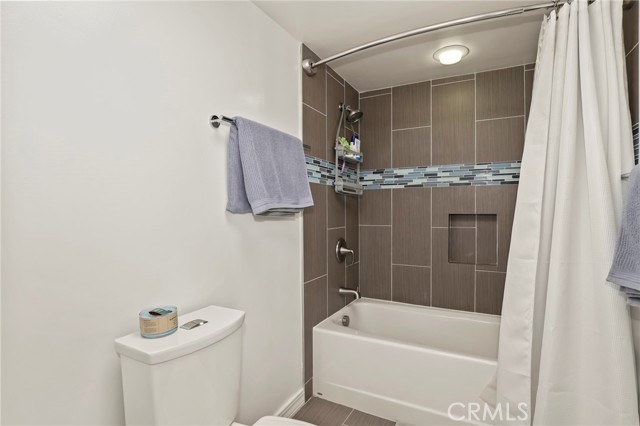 Detail Gallery Image 22 of 38 For 209 S Oakland Ave #D,  Pasadena,  CA 91101 - 3 Beds | 2/1 Baths