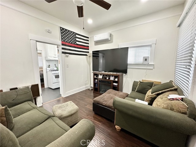 250 SONORA Street, Redlands CA: https://media.crmls.org/medias/a93cf112-4259-4667-a55c-b1bcce56050d.jpg