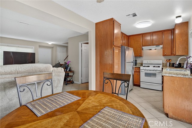 Detail Gallery Image 11 of 37 For 824 N Pasadena, Azusa,  CA 91702 - 3 Beds | 2 Baths