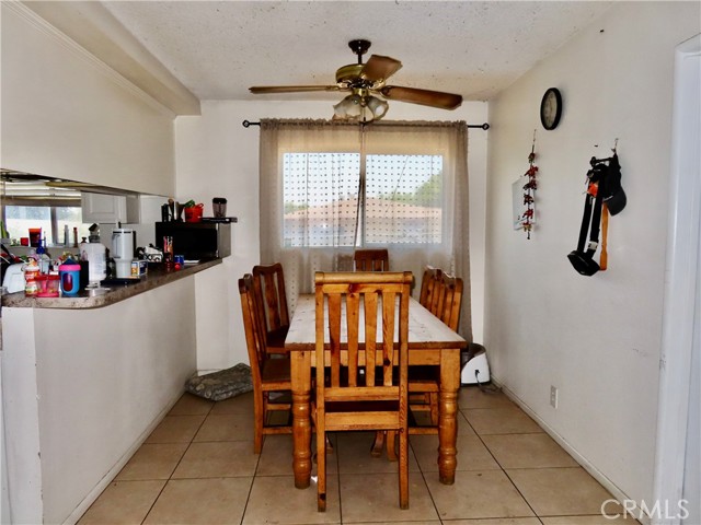 Detail Gallery Image 6 of 13 For 6149 La Sierra Ave, Riverside,  CA 92505 - 3 Beds | 2 Baths