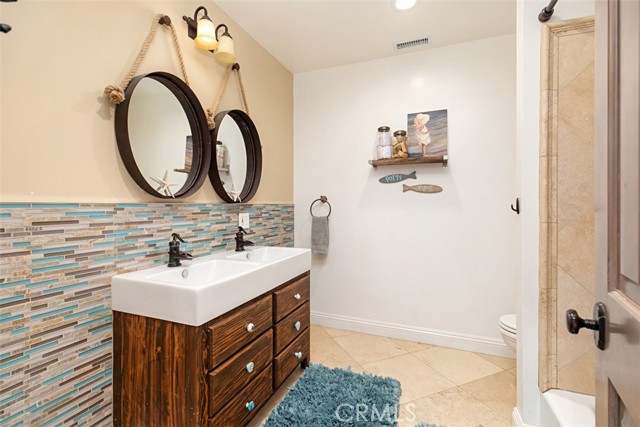 Detail Gallery Image 19 of 39 For 228 Ledroit St, Laguna Beach,  CA 92651 - 4 Beds | 3/1 Baths