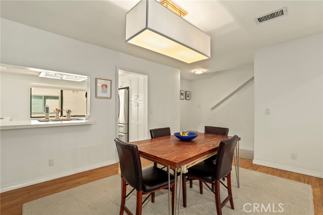 Detail Gallery Image 9 of 38 For 209 S Oakland Ave #D,  Pasadena,  CA 91101 - 3 Beds | 2/1 Baths