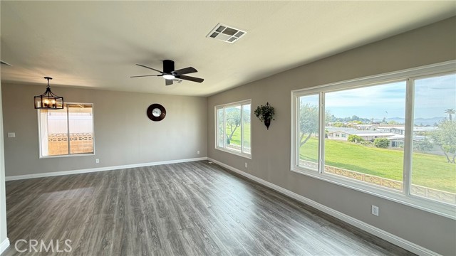 Detail Gallery Image 4 of 31 For 10079 Chisholm Trl, Cherry Valley,  CA 92223 - 2 Beds | 2 Baths