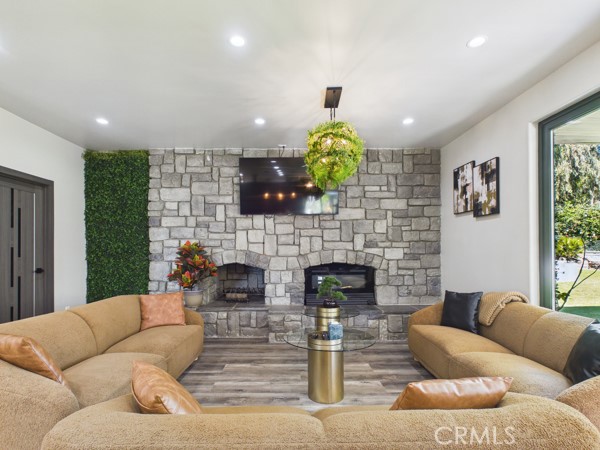 Detail Gallery Image 9 of 47 For 9050 Hunt Rd, Corona,  CA 92883 - 5 Beds | 4/1 Baths