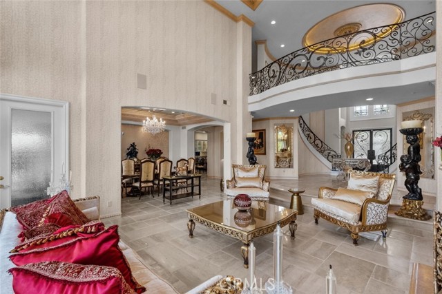 3724 Winford Drive, Tarzana CA: https://media.crmls.org/medias/a940abd4-87b0-4c6b-8621-dd9fb613231f.jpg