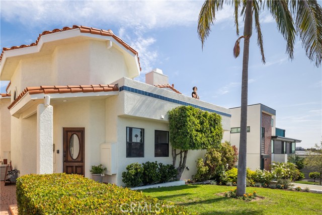 1837 11th Street, Manhattan Beach, California 90266, 4 Bedrooms Bedrooms, ,2 BathroomsBathrooms,Residential,Sold,11th,SB23135045