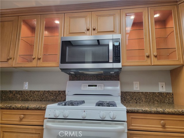 Detail Gallery Image 15 of 25 For 941 Lotus, San Dimas,  CA 91773 - 2 Beds | 2 Baths