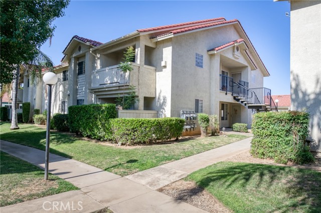 1542 E Alluvial Avenue, Fresno CA: https://media.crmls.org/medias/a941525b-bdf5-4c47-9d90-64eee03a5455.jpg
