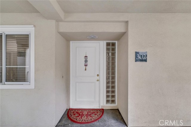 Image 6 of 40 For 2233 Martin  302