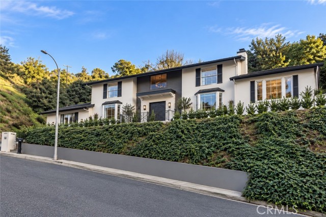 3217 Longridge