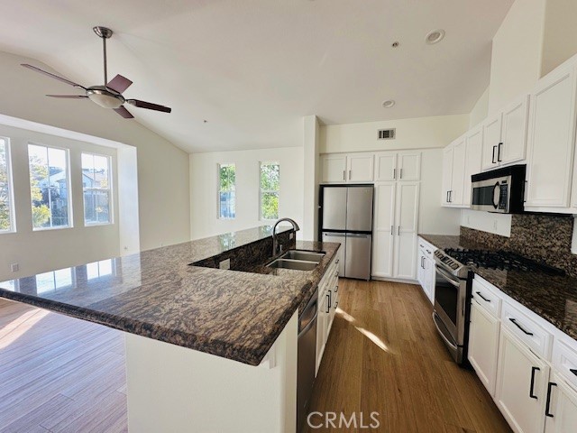 Detail Gallery Image 17 of 71 For 14 Tuberose, Ladera Ranch,  CA 92694 - 2 Beds | 2 Baths