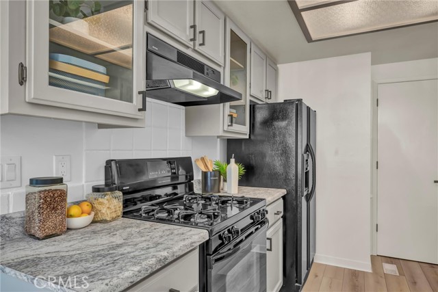 Detail Gallery Image 11 of 29 For 3095 S Lake Dr, Kelseyville,  CA 95451 - 2 Beds | 1/1 Baths