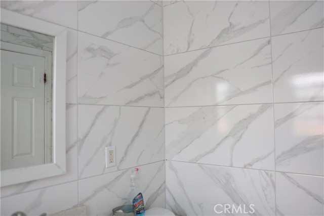 927 W 82nd Street, Los Angeles CA: https://media.crmls.org/medias/a9437e8d-47c1-4043-b18c-59f1040a0b06.jpg