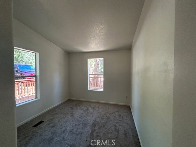 443 Holmes Lane, Sugarloaf CA: https://media.crmls.org/medias/a944f871-5f31-41c2-8de6-56afa1da3c45.jpg