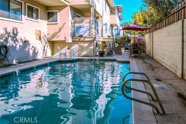 Detail Gallery Image 24 of 24 For 14144 Burbank Bld #2,  Sherman Oaks,  CA 91401 - 2 Beds | 2/1 Baths