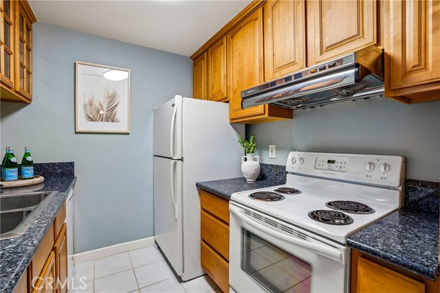 650 The Village, 212 photo 21