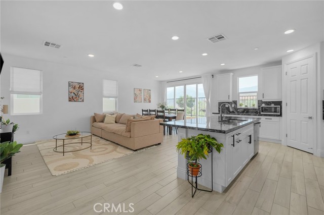 24205 Selwood Drive, Corona CA: https://media.crmls.org/medias/a945fd53-20b1-4685-963b-afc371cf8323.jpg