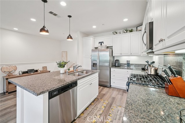 Detail Gallery Image 8 of 27 For 3160 E Yountville Dr #10,  Ontario,  CA 91761 - 2 Beds | 2 Baths