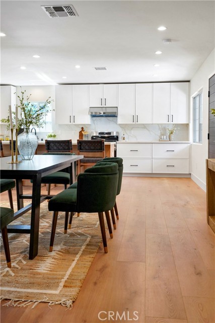 Detail Gallery Image 21 of 51 For 18324 Sylvan St, Tarzana,  CA 91335 - 4 Beds | 2 Baths