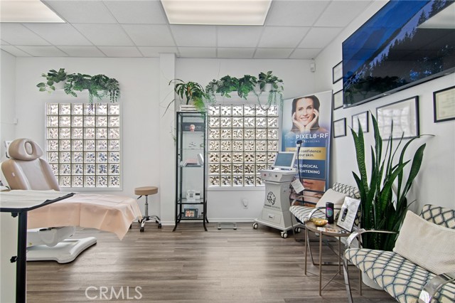 824 Torrance, Redondo Beach CA: https://media.crmls.org/medias/a947b34b-ad7f-44ec-9b11-9543d7b2d89c.jpg