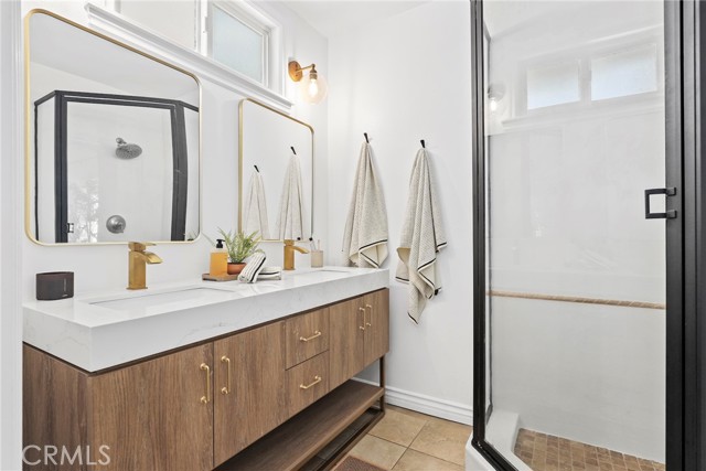 Detail Gallery Image 14 of 44 For 4410 Canoga Dr, Woodland Hills,  CA 91364 - 4 Beds | 3 Baths