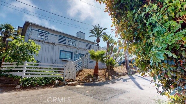 Detail Gallery Image 13 of 43 For 31955 10th Ave, Laguna Beach,  CA 92651 - 3 Beds | 2 Baths