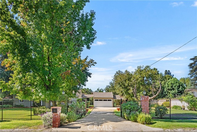 Detail Gallery Image 2 of 34 For 8757 Encino Ave, –,  CA 91325 - 4 Beds | 2/1 Baths