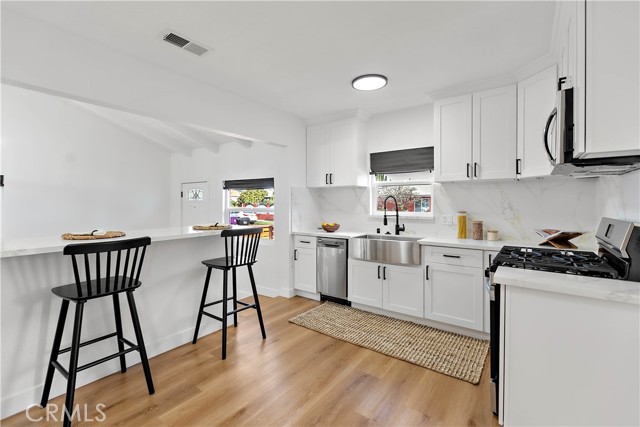 Detail Gallery Image 5 of 31 For 1639 E East Hungerford Street, Long Beach,  CA 90805 - 2 Beds | 1 Baths