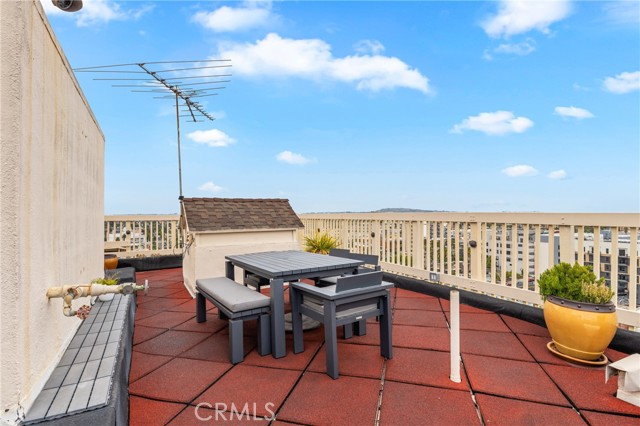 315 W 3rd Street, Long Beach CA: https://media.crmls.org/medias/a94a0df0-bacb-4c5d-bbca-458a802a7bd3.jpg