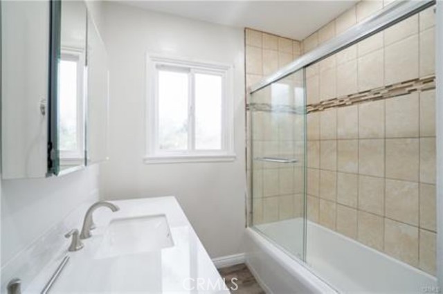 Detail Gallery Image 14 of 32 For 17023 Burton, Van Nuys,  CA 91406 - 4 Beds | 2 Baths