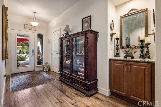 1708 Bandon Court, Oakdale CA: https://media.crmls.org/medias/a94adf7a-208b-422b-a330-420a0731d8fc.jpg
