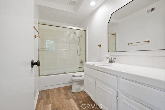 26398 Waterford Circle, Lake Forest CA: https://media.crmls.org/medias/a94b9828-8289-4198-b96b-4060ea6a3ef3.jpg