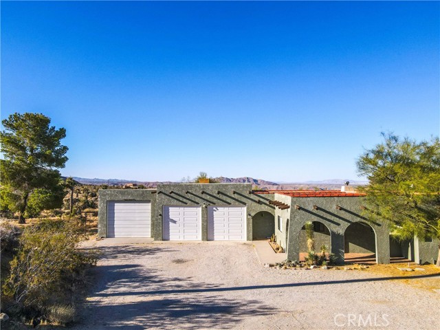 Detail Gallery Image 1 of 56 For 8672 via Rocosa Rd, Joshua Tree,  CA 92252 - 2 Beds | 3 Baths