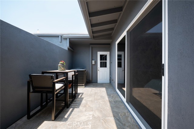 2334 Richmond Way, Costa Mesa CA: https://media.crmls.org/medias/a94c4b01-3fc1-4b0a-9100-1f576e199336.jpg