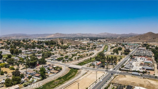 120 W Heald Avenue, Lake Elsinore CA: https://media.crmls.org/medias/a94c55ba-3ad8-41f3-bd93-b262626b580b.jpg