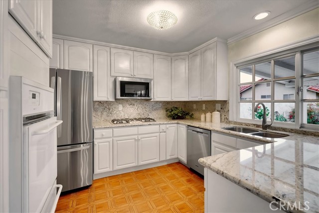 Detail Gallery Image 26 of 71 For 12629 Sparwood Ln, La Mirada,  CA 90638 - 4 Beds | 2 Baths